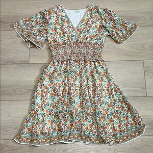 🍊Max Studio Short Sleeve Tiered Crepe Dress Orange Print Size small Short Sleeve